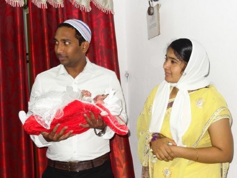 Santhi and Ajay, parents of the newborn baby, Shelomit (Photo by Meylekh Viswanath)